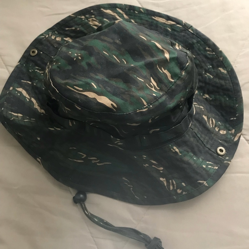 Camo bucket hat